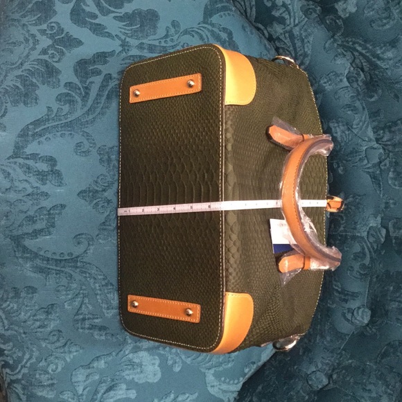 🚫SOLD🚫Dooney & Bourke Domed Leather Satchel - Picture 7 of 8